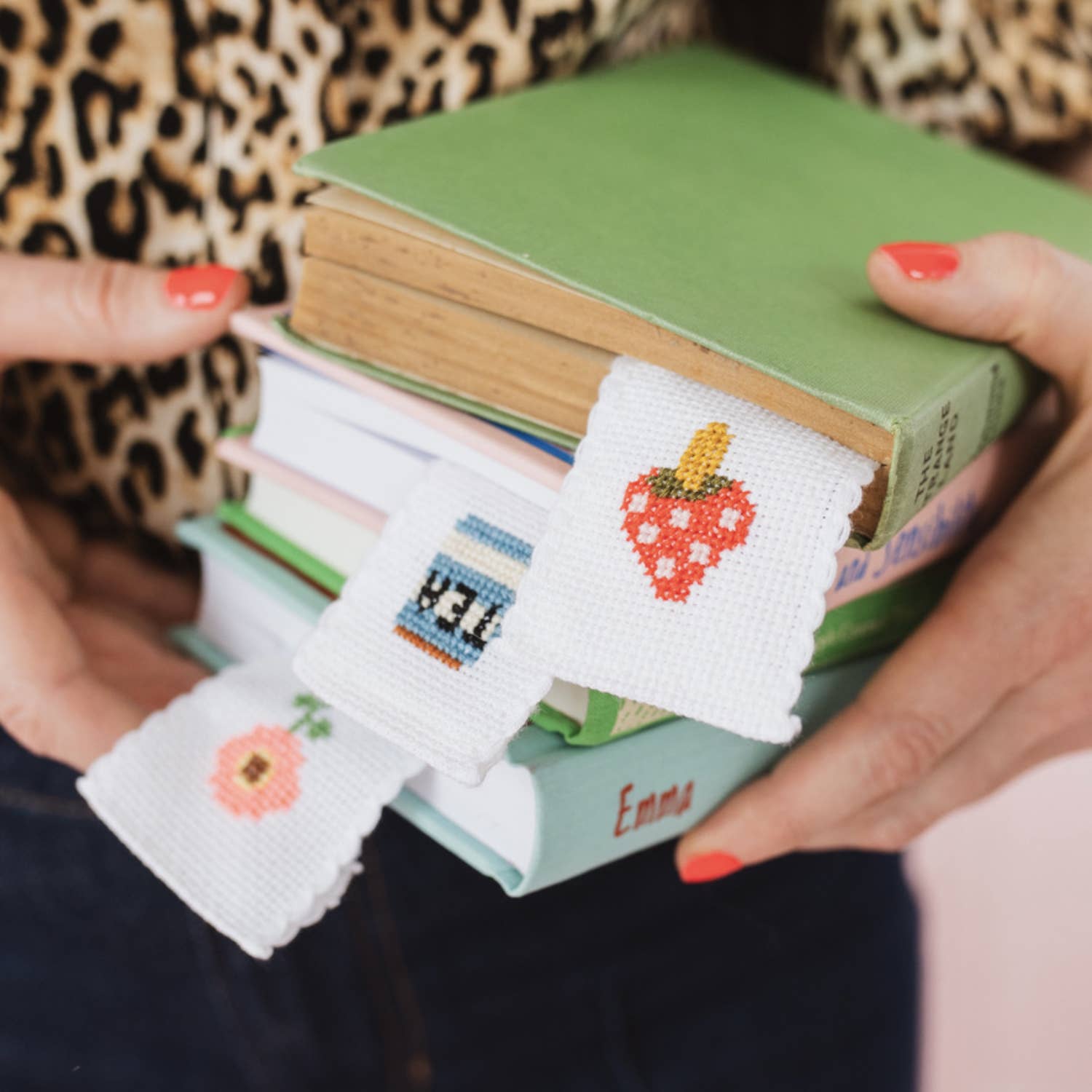 Cotton Clara Craft Kits & Supplies - Venta al por mayor Kit de manualidades - Kit de Punto de Cruz de Arcoíris de la Naturaleza para Marcador de Libros, Apto para Principiantes9