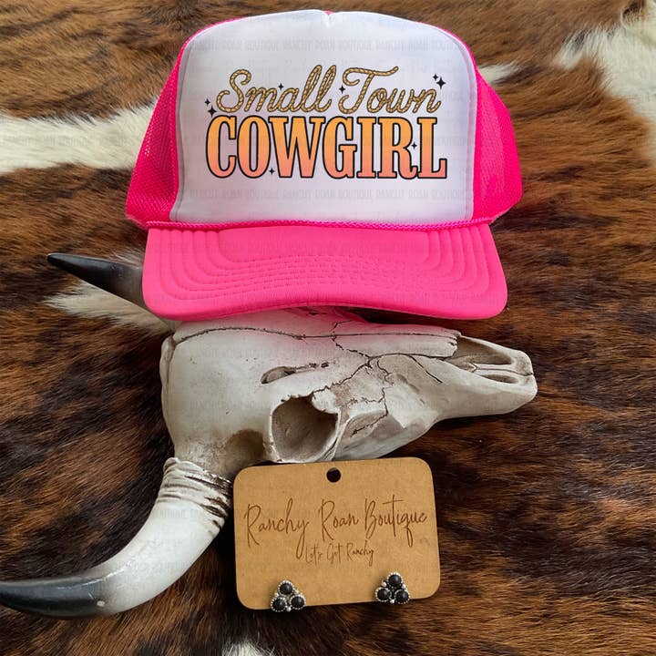 Kleinstadt-Cowgirl-Truckerhut – Western Mesh Snapback für den Großhandel von Ranchy Roan Boutique