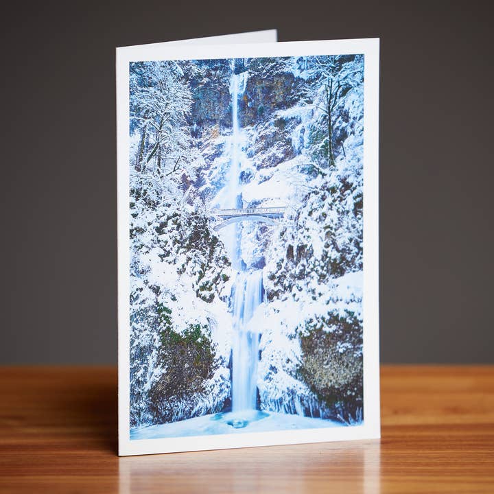 Carte de vœux de luxe 5x7 — Winter Multnomah Falls pour la vente par Ralph Daub Photography, LLC