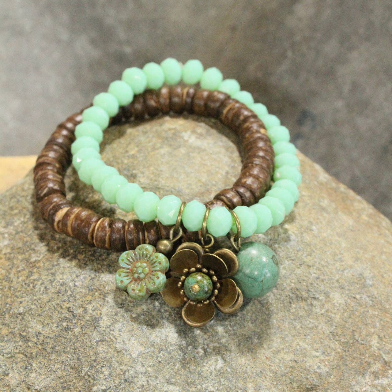 The Primitive Peddler, Inc. - Wholesale Charm/Dangle Bracelet - Vintage Stone & Wood Czech Flower Drop Stretch Bracelet Set1