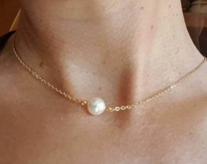 L'atelier du 6 - Vente Chaînes visage/corps - Bijou dos nu mariée - Collier doré fin à perles nacrées7