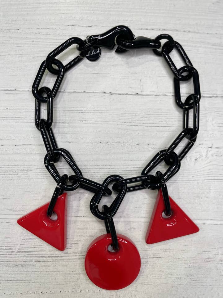 Alisha.D Collier ras-du-cou à chaîne avec breloque géométrique rouge pour la vente par LIOR / ALISHA D