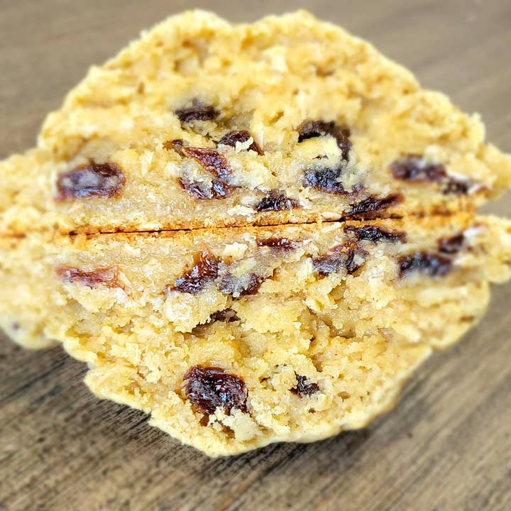 My Big Fat Cookie - Wholesale Cookie - Oatmeal Raisin1