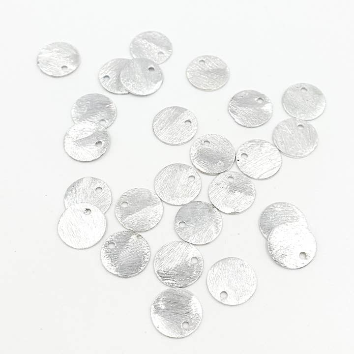 DSS2. Colgante de disco plano redondo cepillado de plata de ley blanca de 8MM con un solo agujero. para venta al por mayor de Jewels & Chains