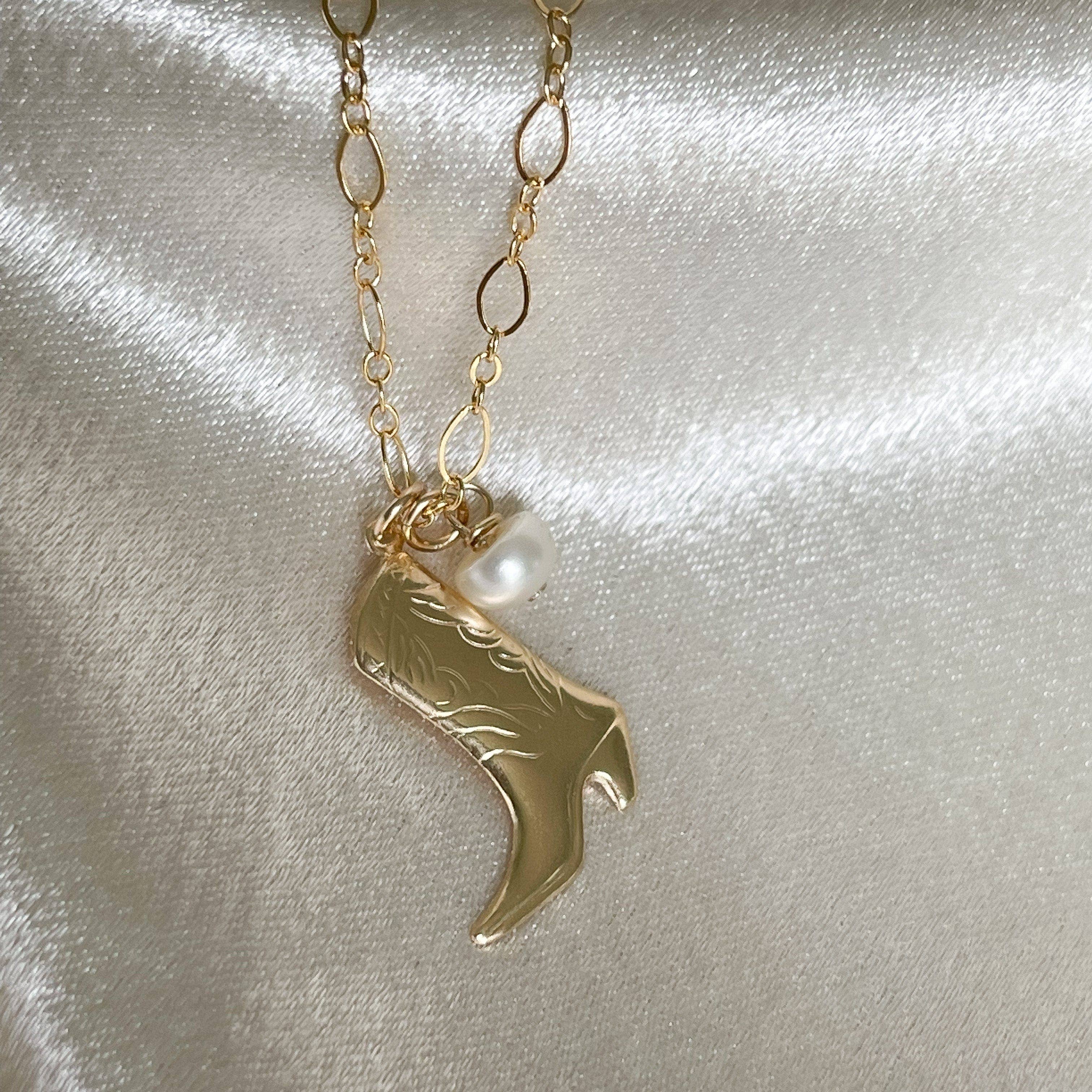 XO Hanalei – Großhandel Kette mit Anhänger/Charm – Coastal Cowgirl Halskette — Halskette mit 14-karätiger Goldfüllung6