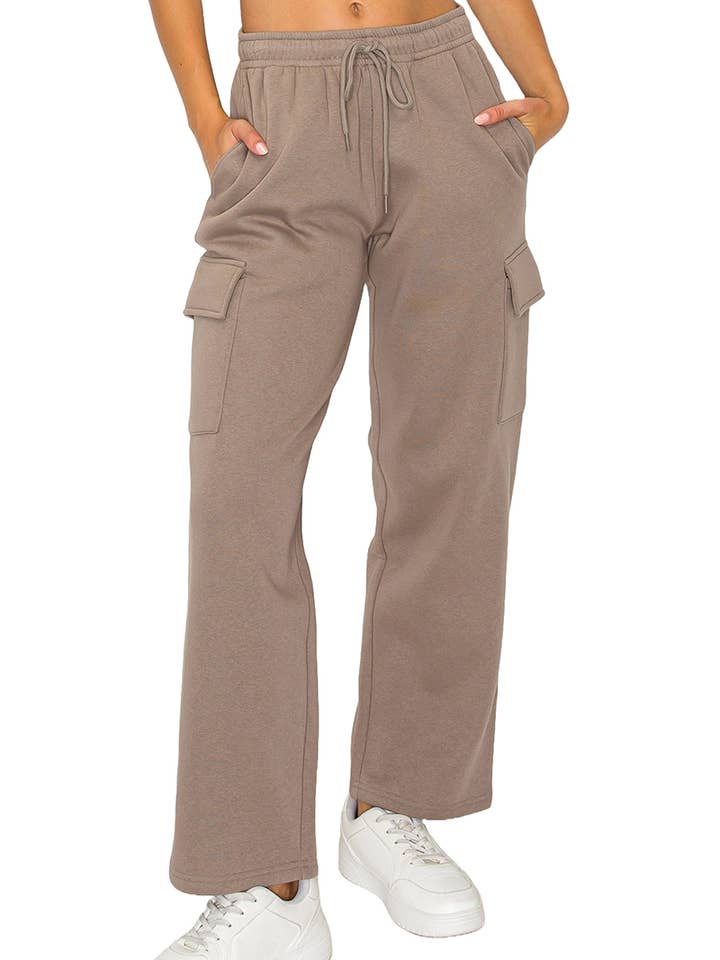 Pantalon de survêtement cargo en polaire à jambes droites pour la vente par Vanilla Monkey