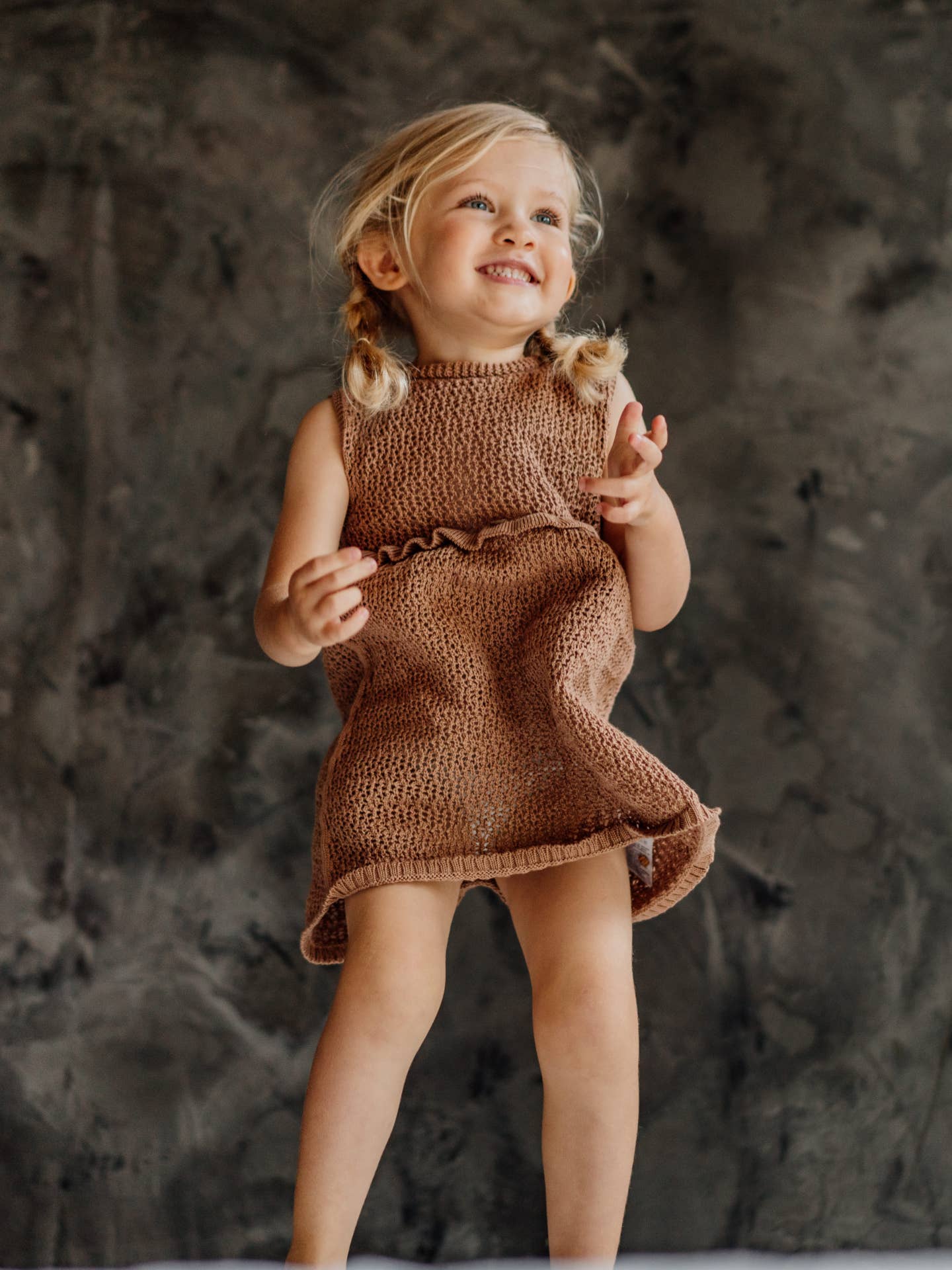 Wedoble: sustainable children's fashion - Wholesale Dress - Baby - Vestido com mangas curtas em malha de algodão | FRIENDLY VIBE3
