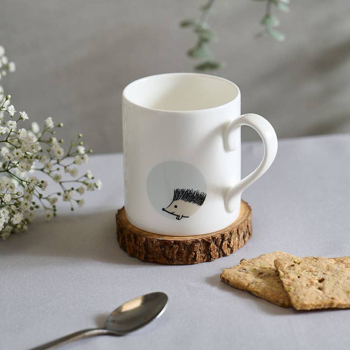 Jin Designs - Wholesale Coffee Mug - Hedgehog in the Window Mug1