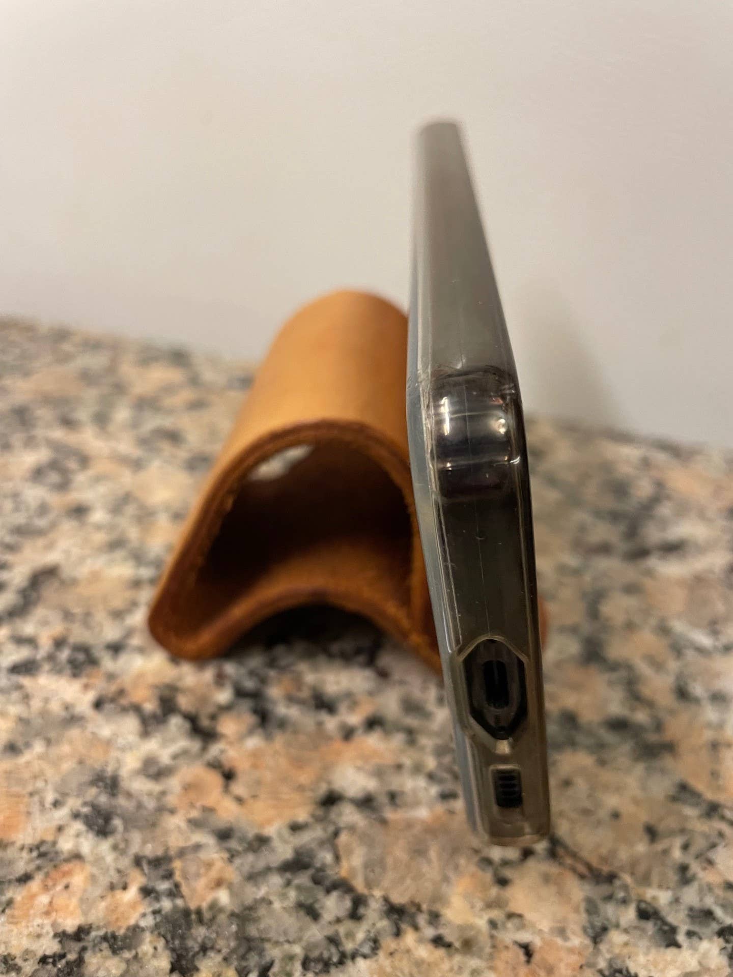 Leather and Painted - Wholesale Phone/Tablet Stand - Leather Phone Tablet Stand Handmade Veg Tanned leather0