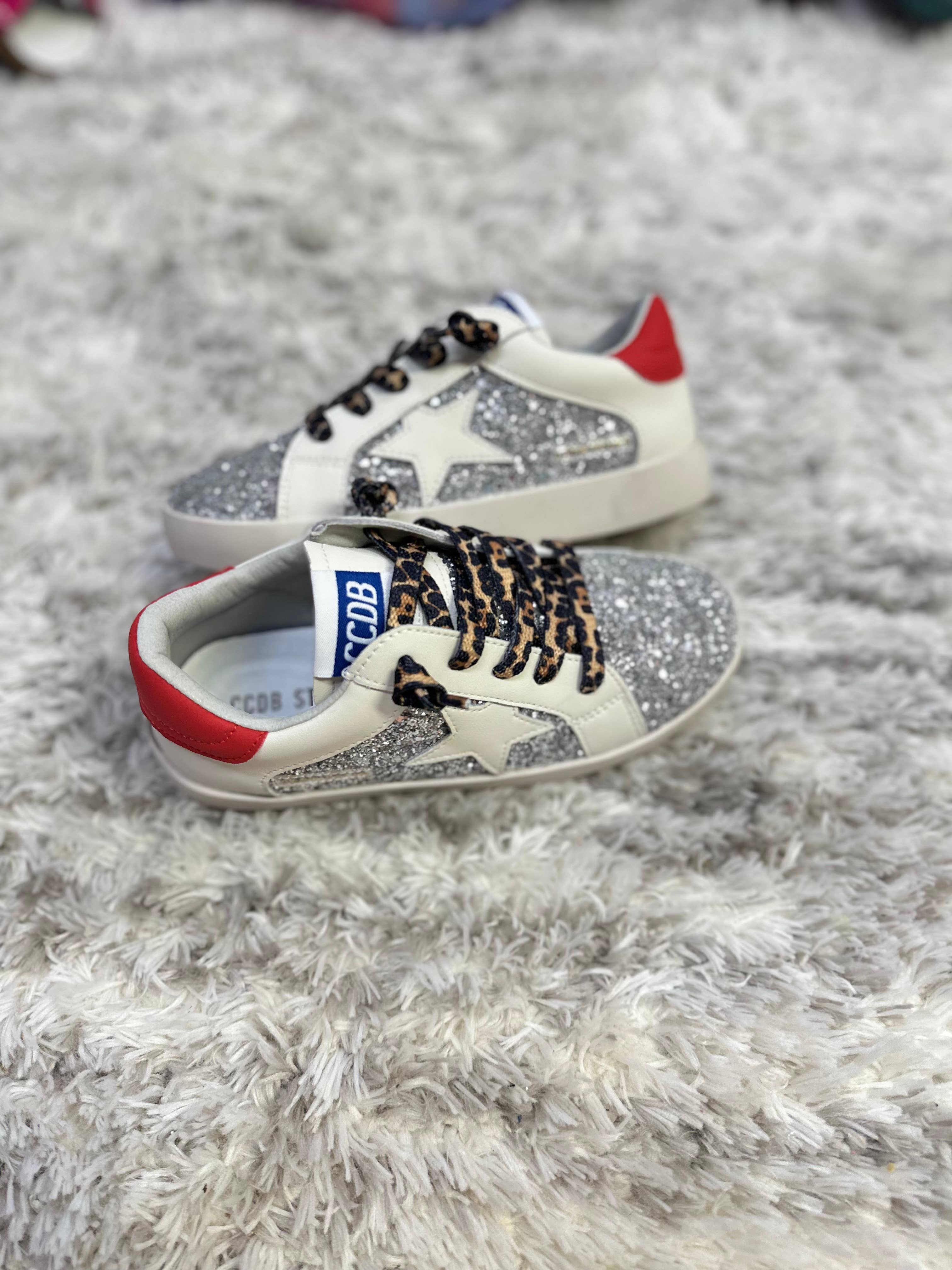 Torn and Trendy - Wholesale Casual Shoes - Kids - Silver Glitter White star Red Heel Sneakers1