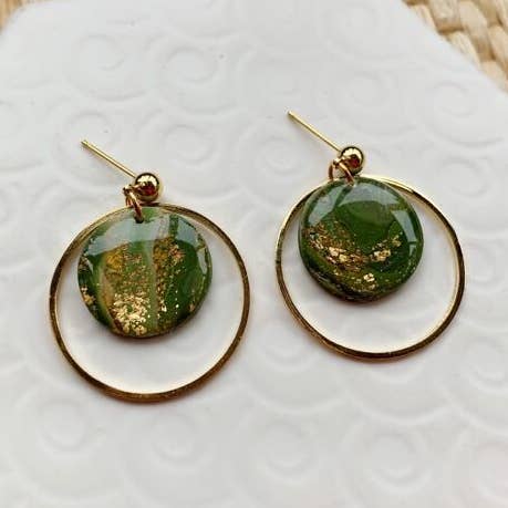 Djungeldröm Hoop Stud för wholesale av Kismet Klay