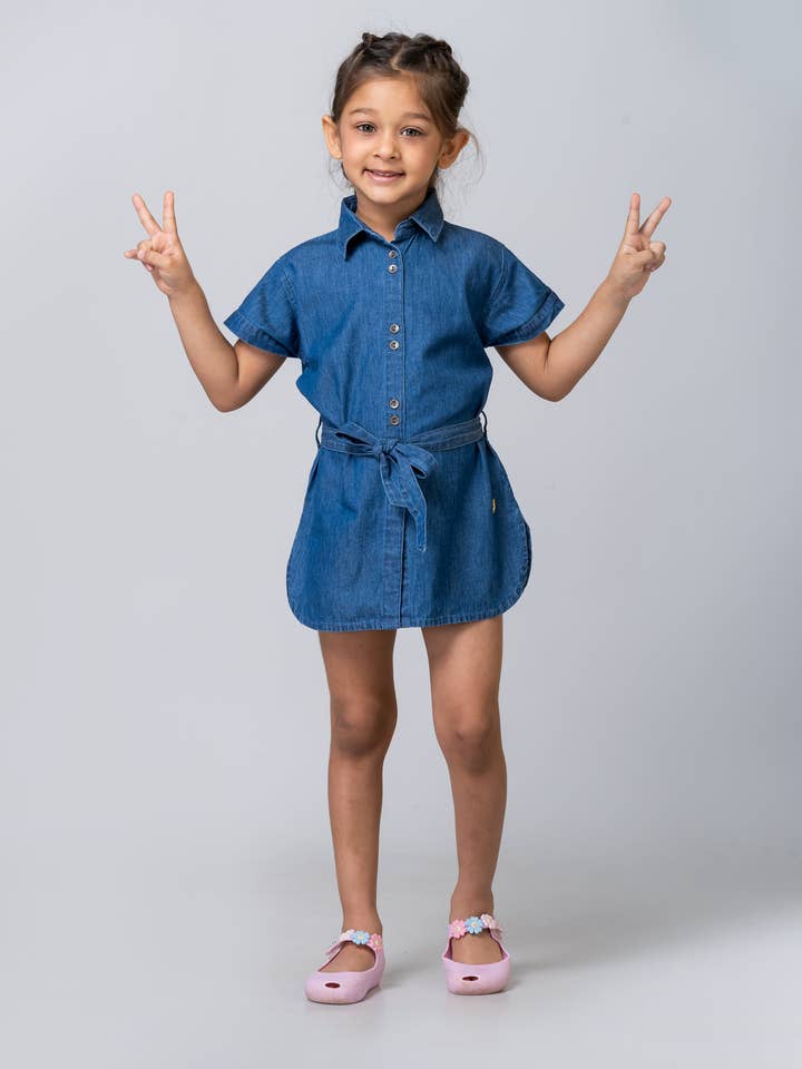 Robe chemise classique en jean pour filles pour la vente par Kandy coast