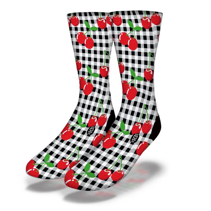 Chaussettes rétro amusantes VINTAGE CHERRY PICNIC pour la vente par Savvy Sox
