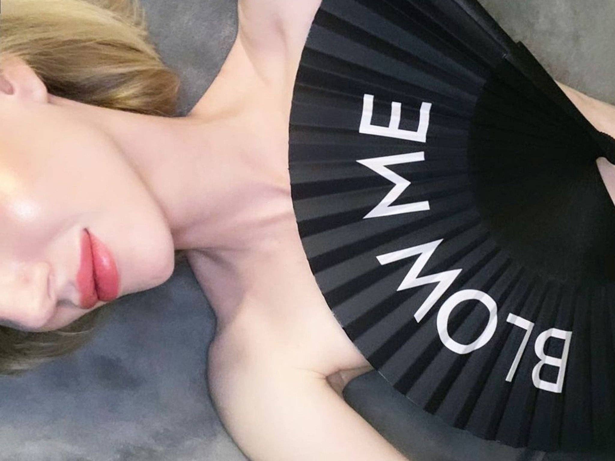 Khu Khu – wholesale Handheld folding fan – Blow Me Hand-fan8