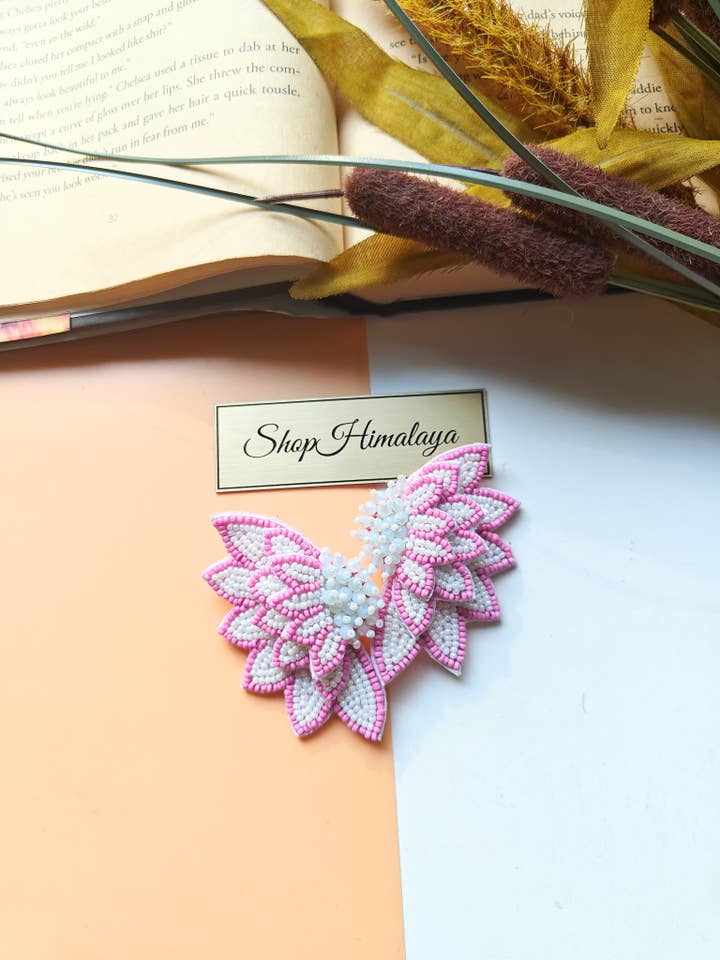 Brincos de Contas com Asas de Pétalas Cor-de-Rosa Feitos à Mão Florais por atacado de ShopHimalaya