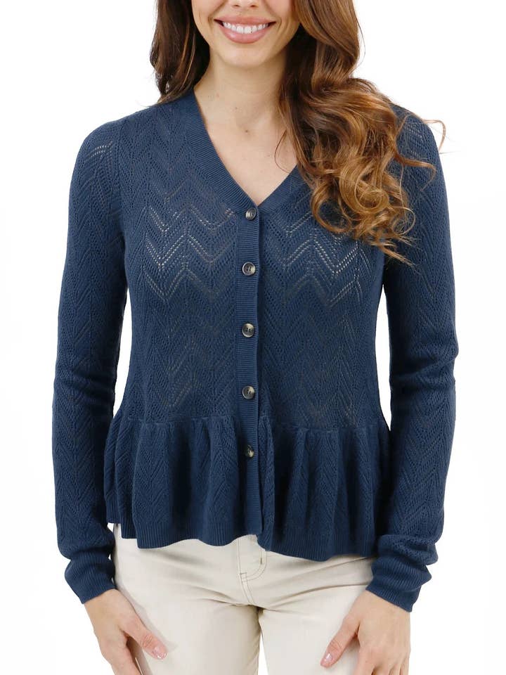 Djupt hav Pointelle Peplum-kofta i Deep Sea för wholesale på Faire6