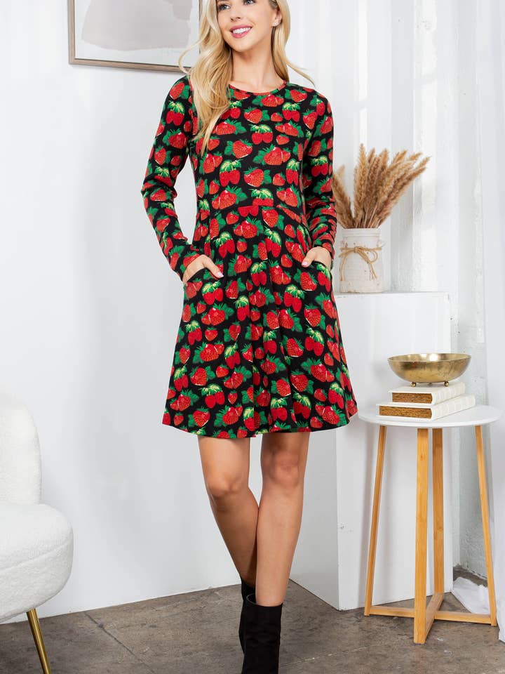 WINTER-TUNIKAKLEID MIT ERDBEERDRUCK für den Großhandel von LA Soul
