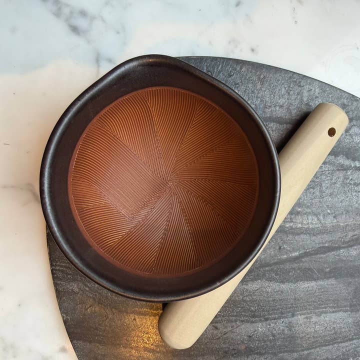 Suribachi Mortar for wholesale by Compagnie Française des Poivres et Epices