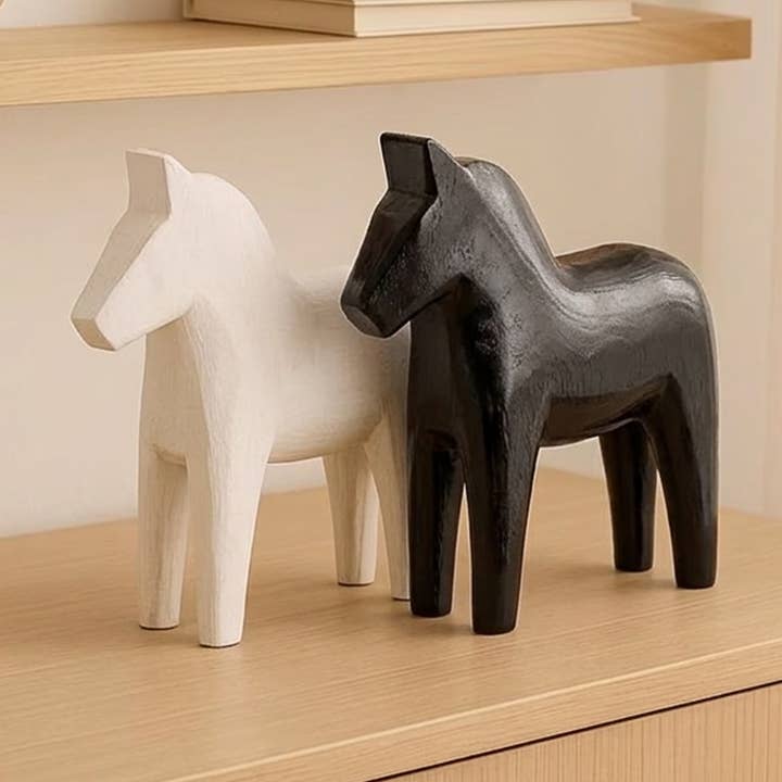 Cheval Dala minimaliste – objet de design nordique | Suède pour la vente par Dalaart