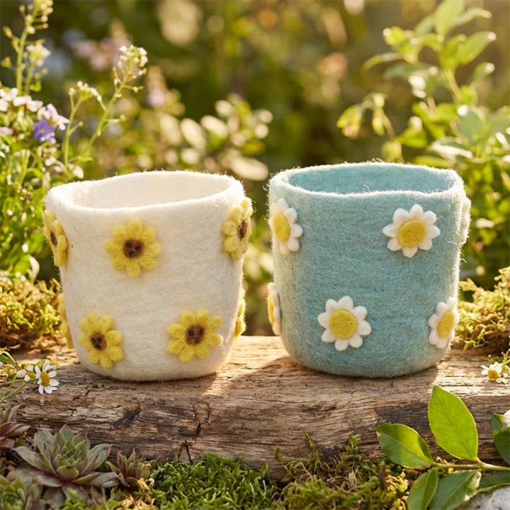 Handgjord filt Funky blommig växtkruka för wholesale av Felt So Good