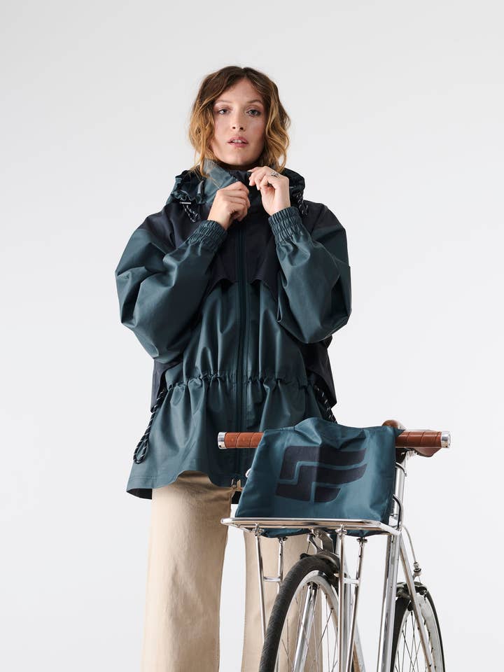 Cortavientos SASHA - Verde botella y azul marino para venta al por mayor de TOMO Clothing