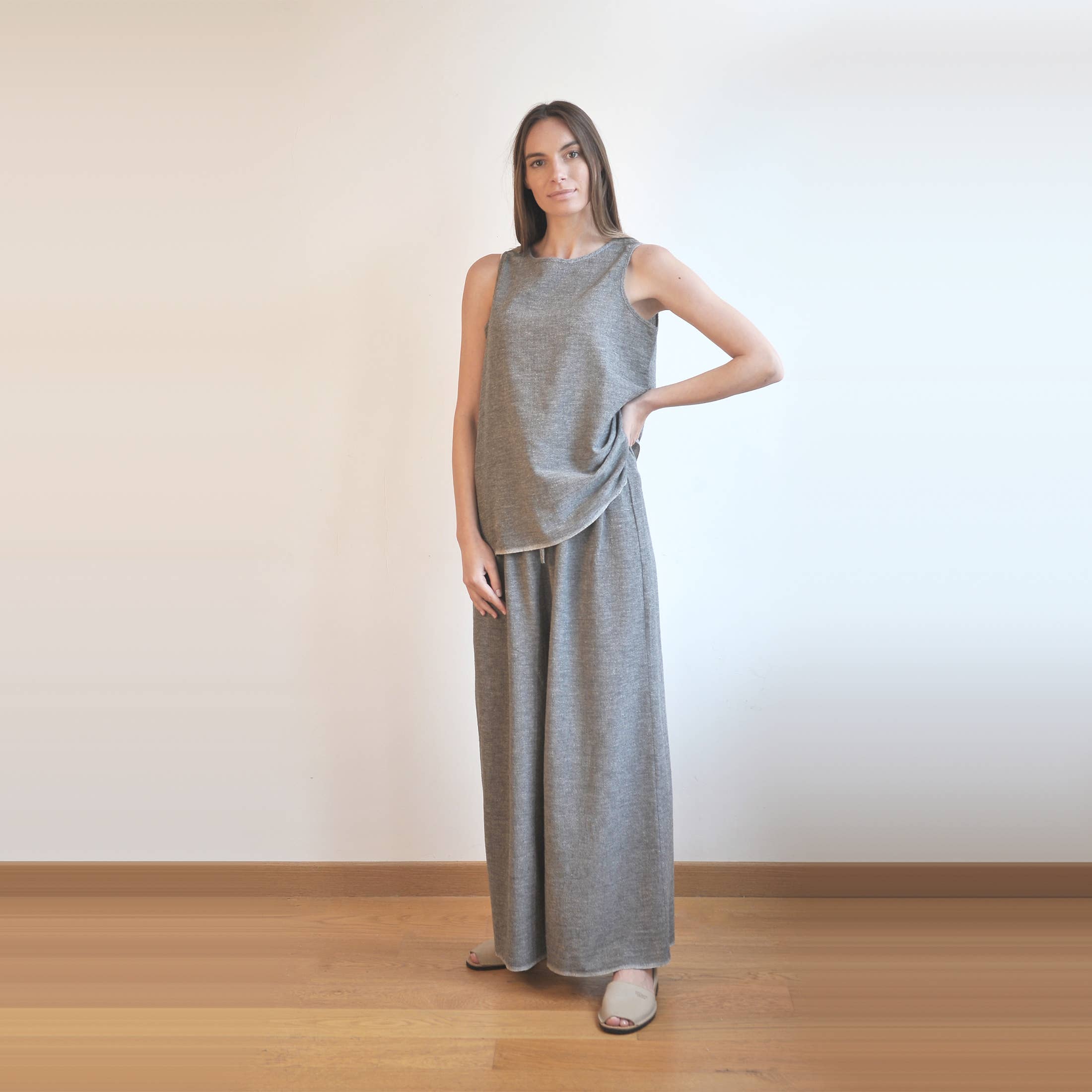 loom.ist - Wholesale Tank Top - Women's - Sile Sleeveless Top39