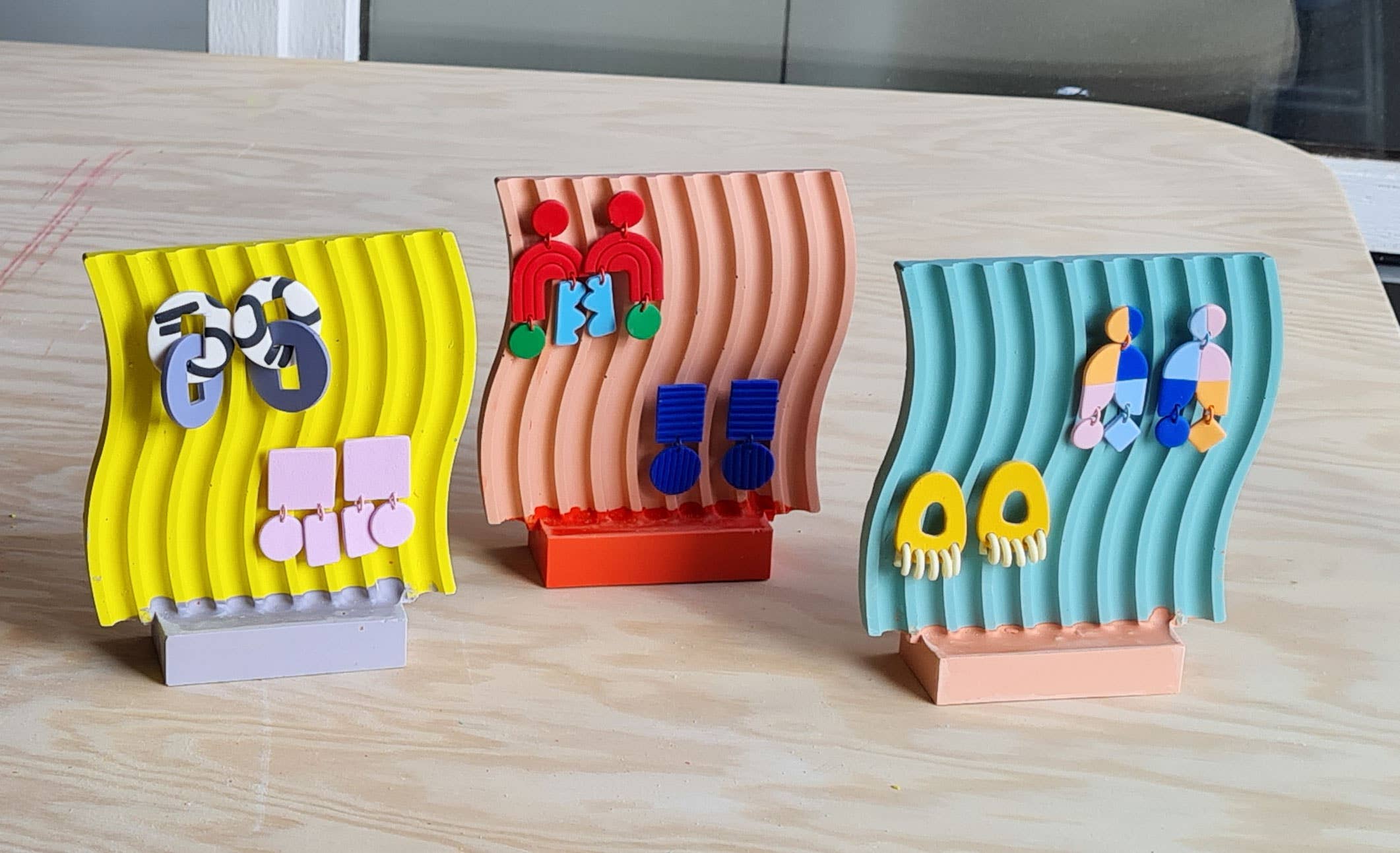 Mono - Wholesale Jewelry Stand & Display - Earring presentation stands for Mono earrings4