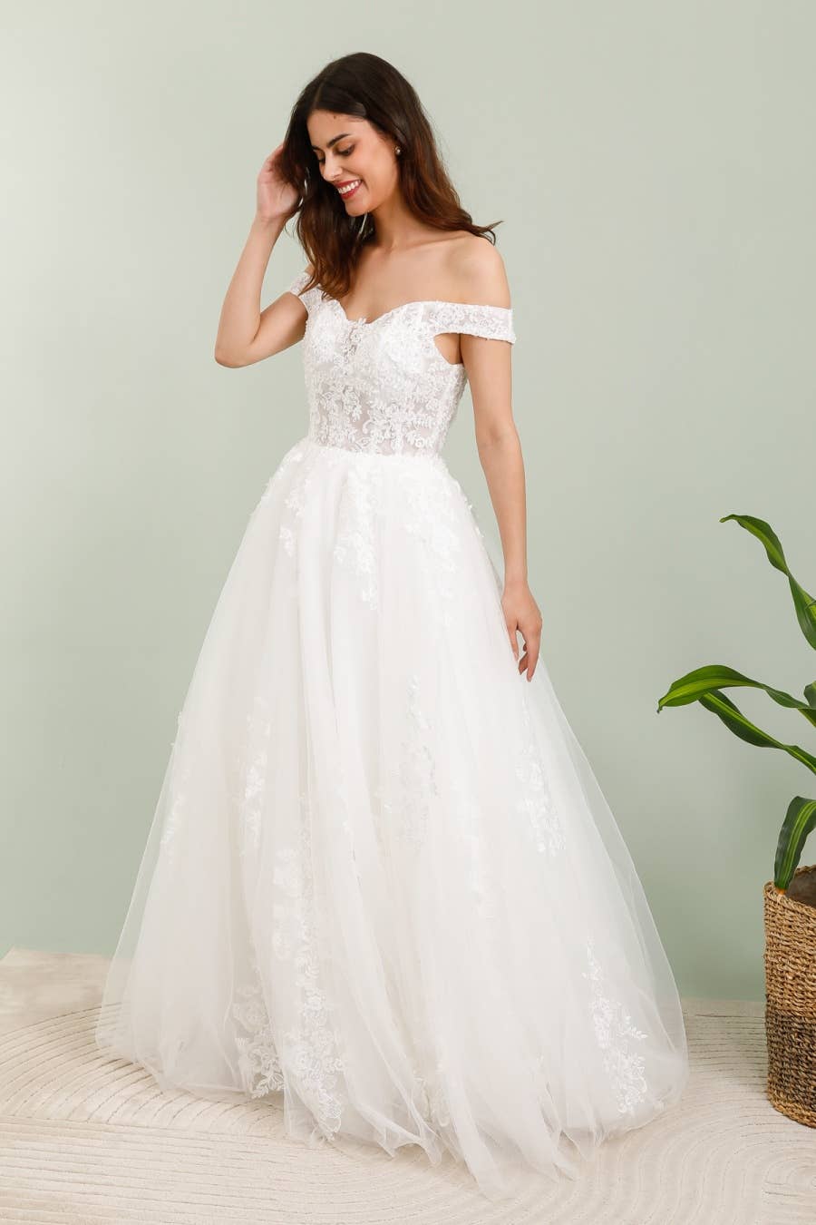 Les Voiliers – Großhandel Abendkleid – Damen – Prinzessinnen-Hochzeitskleid mit U-Boot-Ausschnitt1