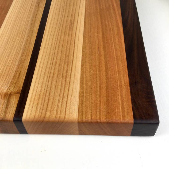 Scrappy's Workshop - Wholesale Cutting Board - Walnut, Maple & Cherry Wood Cutting board - Classic Style2