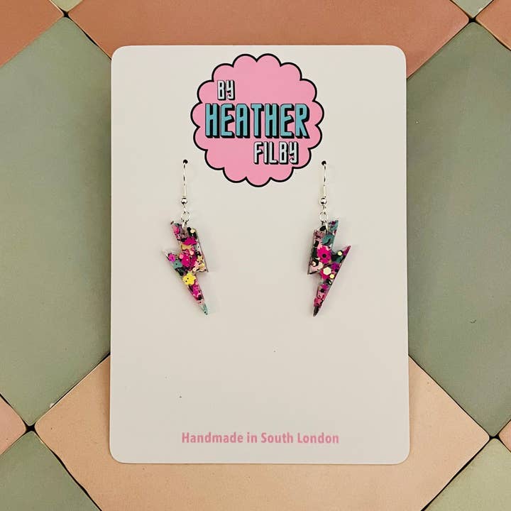 Kleine türkisfarbene, lila und schwarze Blitz-Ohrringe für den Großhandel von By Heather Filby