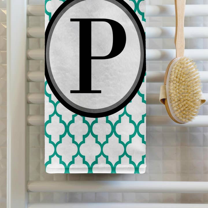 3dRose – wholesale Bath towel – 3dRose, Mint green pattern monogram initial P, Towel1