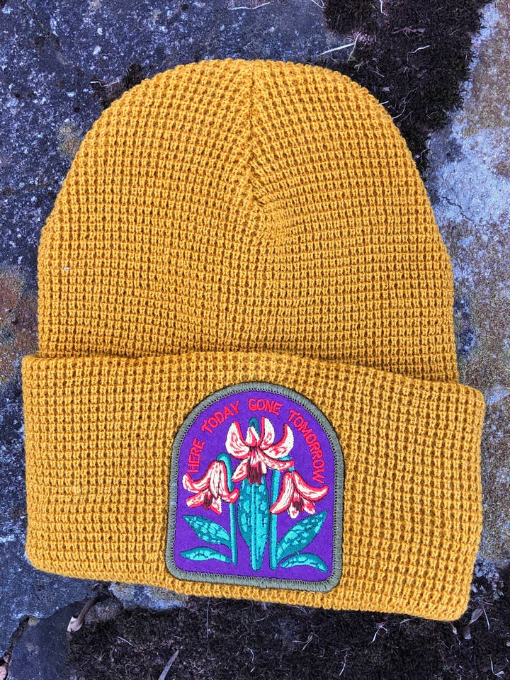 Gorro tipo gofre con diseño de trucha y lirio nativo con diseño de plantas para venta al por mayor de Solstice Handmade