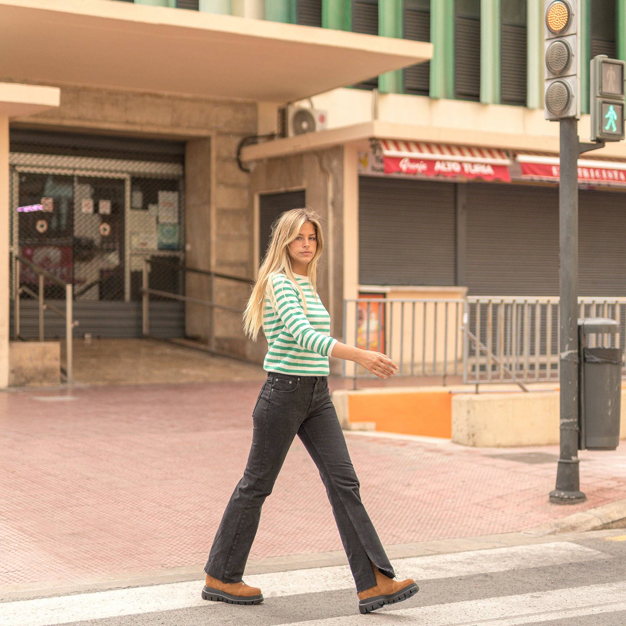 KMB Shoes - Wholesale Chelsea Boots - Women's - Kiel Brown1
