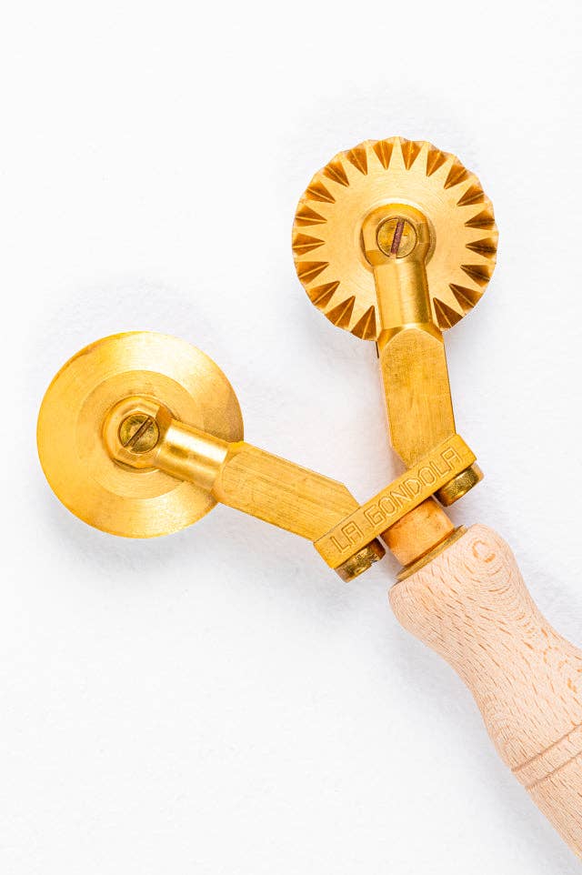 LA GONDOLA – Engroshandel Køkkenredskab – Dobbelt pastaskærerhjul, glat og riflet hjul7