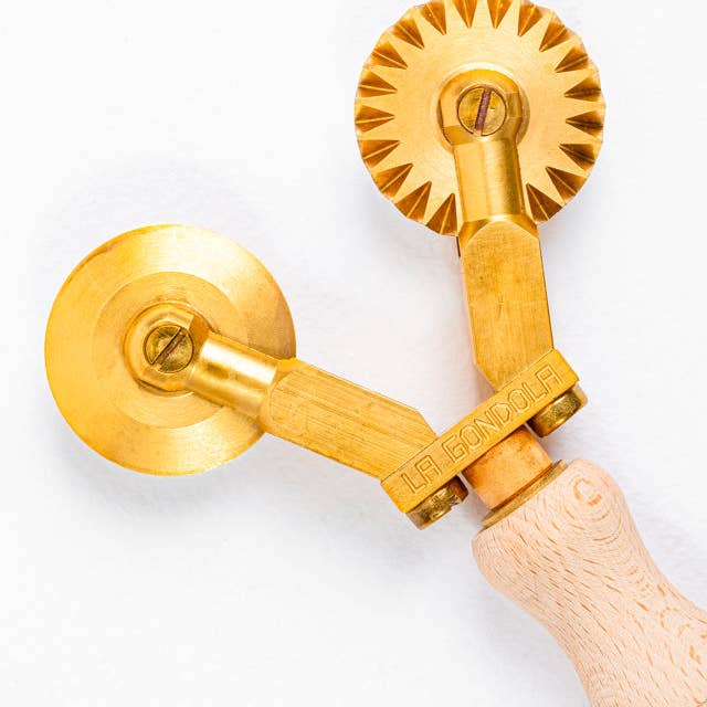 LA GONDOLA - Wholesale Kitchen Tool/Gadget - Double Pasta Cutter wheel , smooth and fluted wheel 7