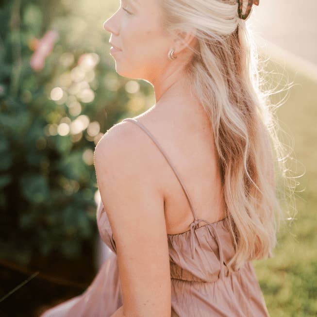 VIAI Beauty - Wholesale Hair Clip - Women's - Open Tortoise Small Claw Hair Clip3