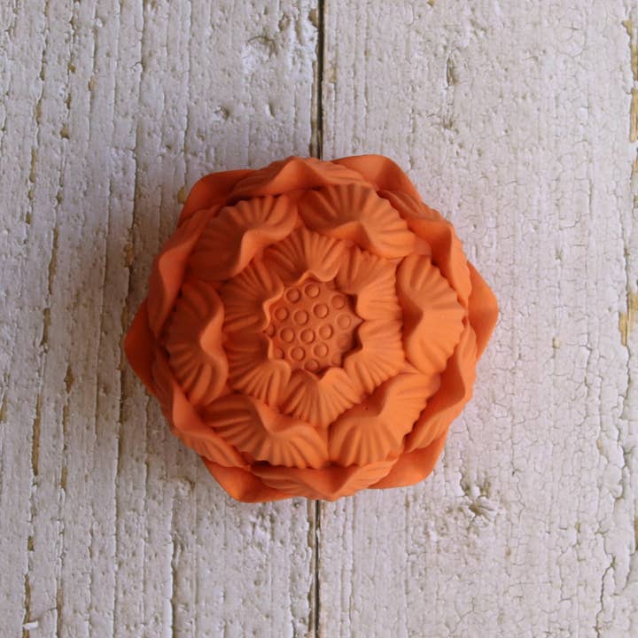 44 - Quarenta44Quatro - Wholesale Decorative Tabletop Object - Flor de Lótus de Gesso5