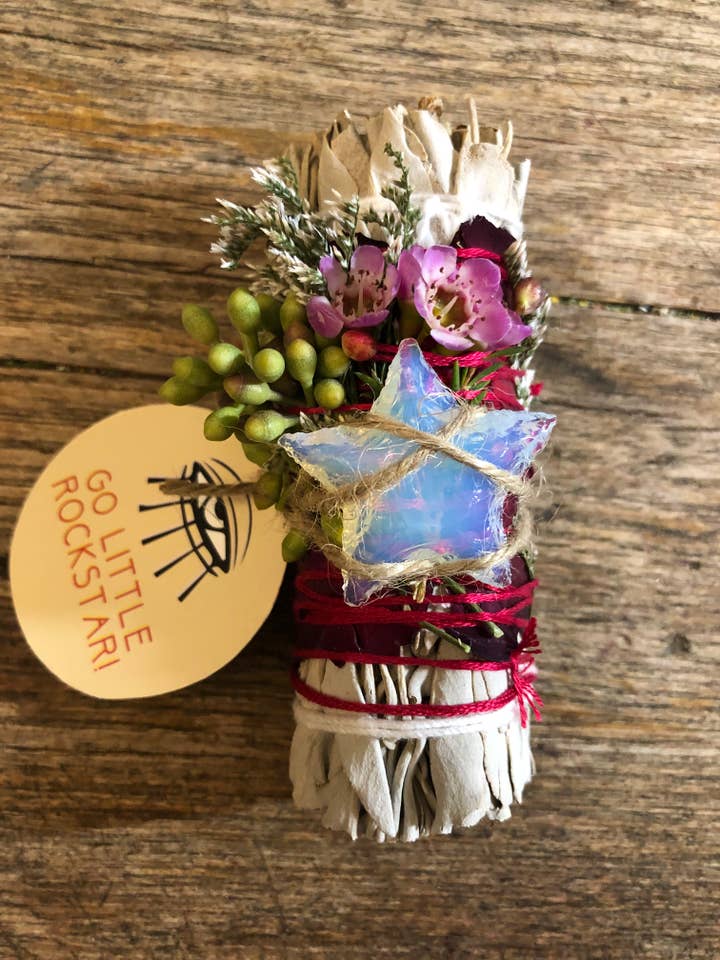 'GO LITTLE ROCKSTAR' Ritual Sage Bundle + Opalitstjärna - 4" för wholesale av RITUAL GYPSY SAGE WANDS