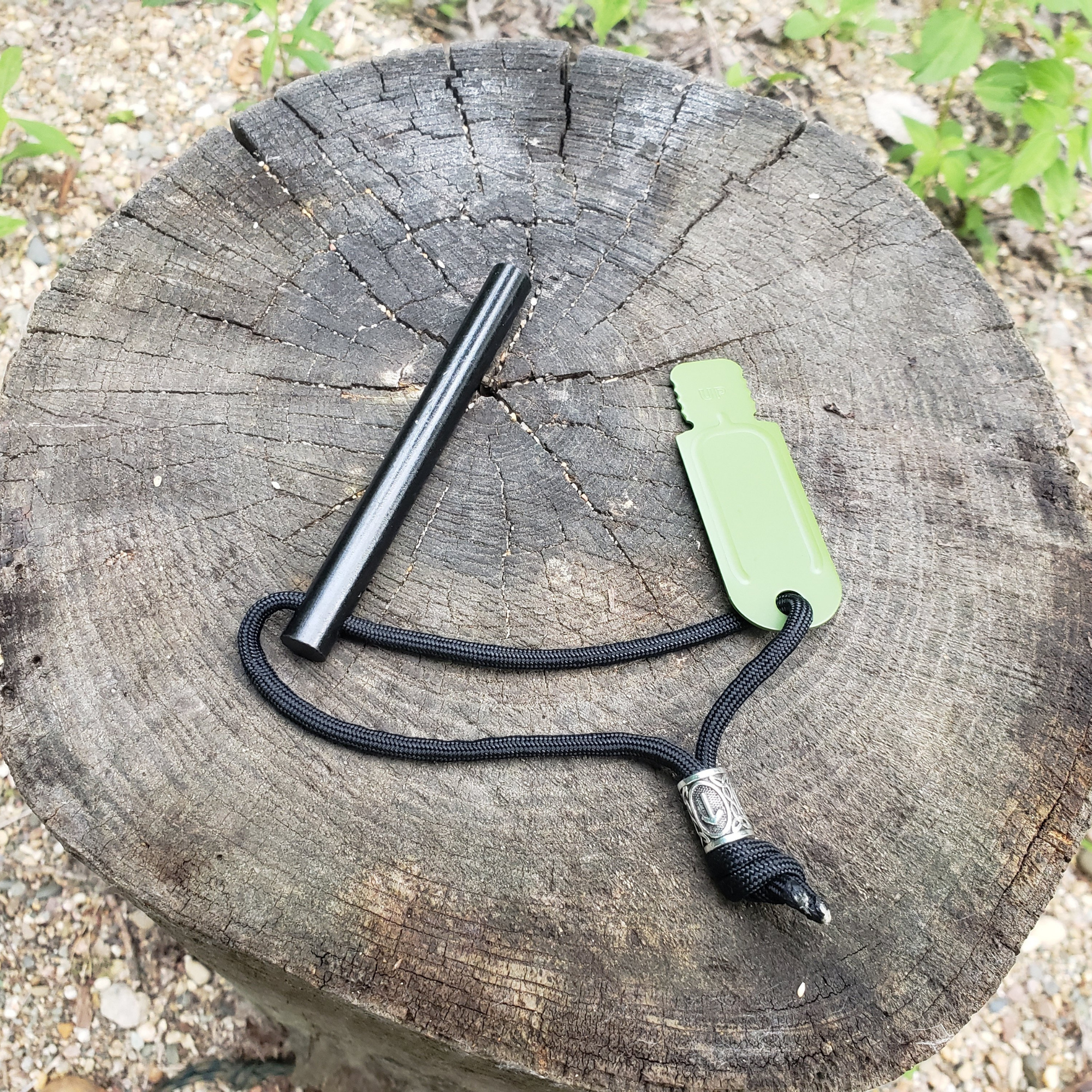 Graft Outdoors LLC - Vente Briquets - Firesteel - Bâton de feu avec pierre à brûler pour camping et survie2