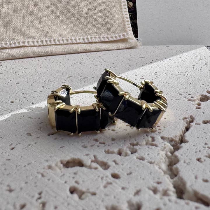 Everly Yours - Vendita all'ingrosso Orecchini a cerchio - Elise Hoops in Onice (Nero)3