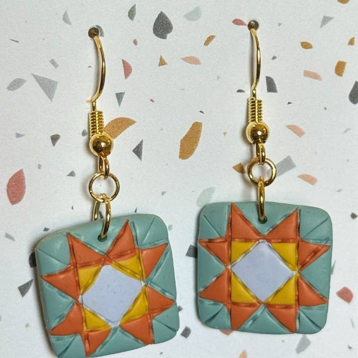 Brincos Acolchoados Amarelos, Ferrugem e Azuis por atacado de Duke & Fox