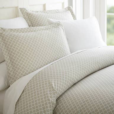 Still Water Linens - Wholesale Bedding Set - Quatrefoil Patterned 3-Piece Duvet Cover Set