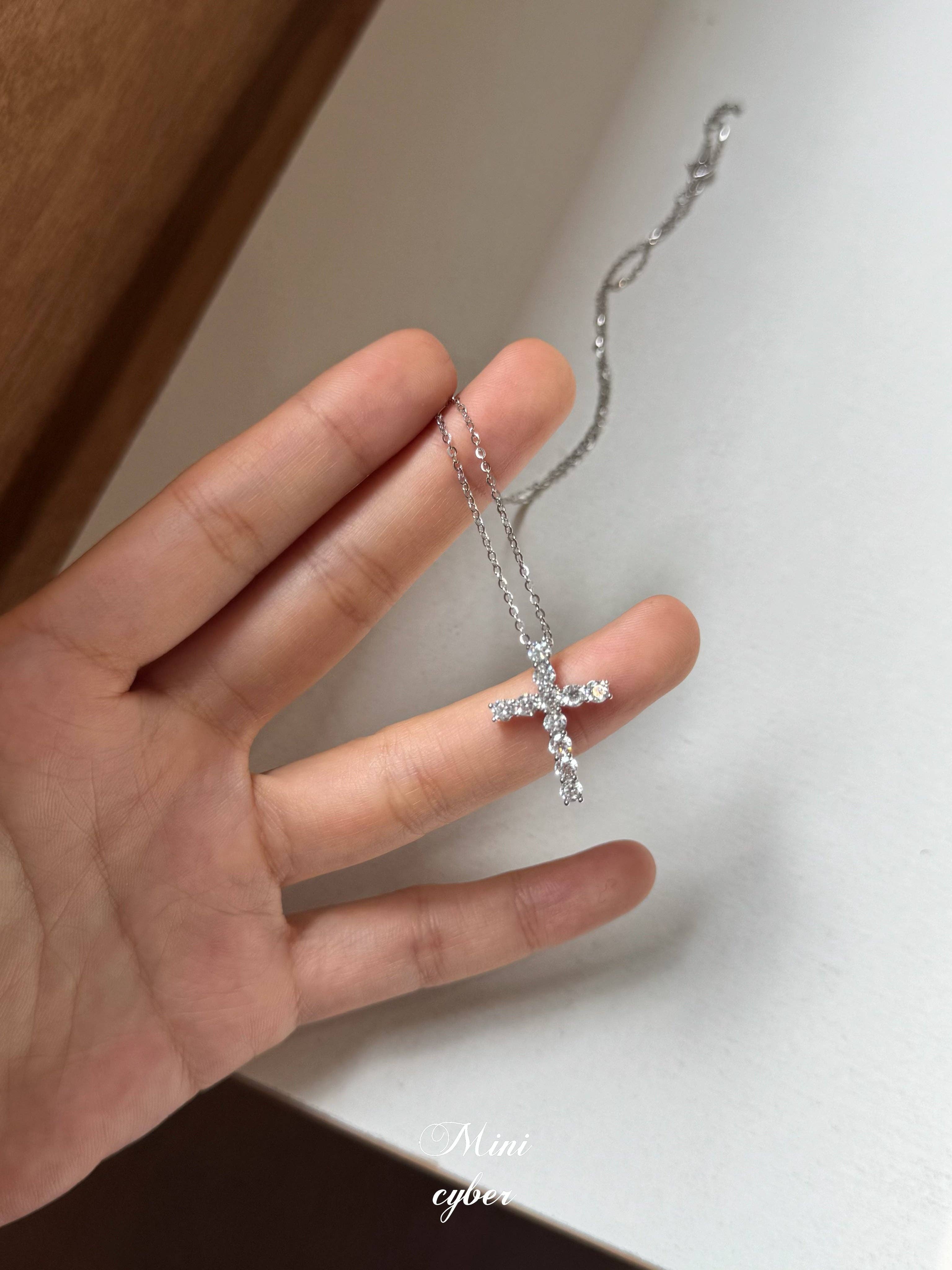 MINICYBER STUDIO - Wholesale Pendant/Charm Necklace - Silver Cross Sparkle Necklace4