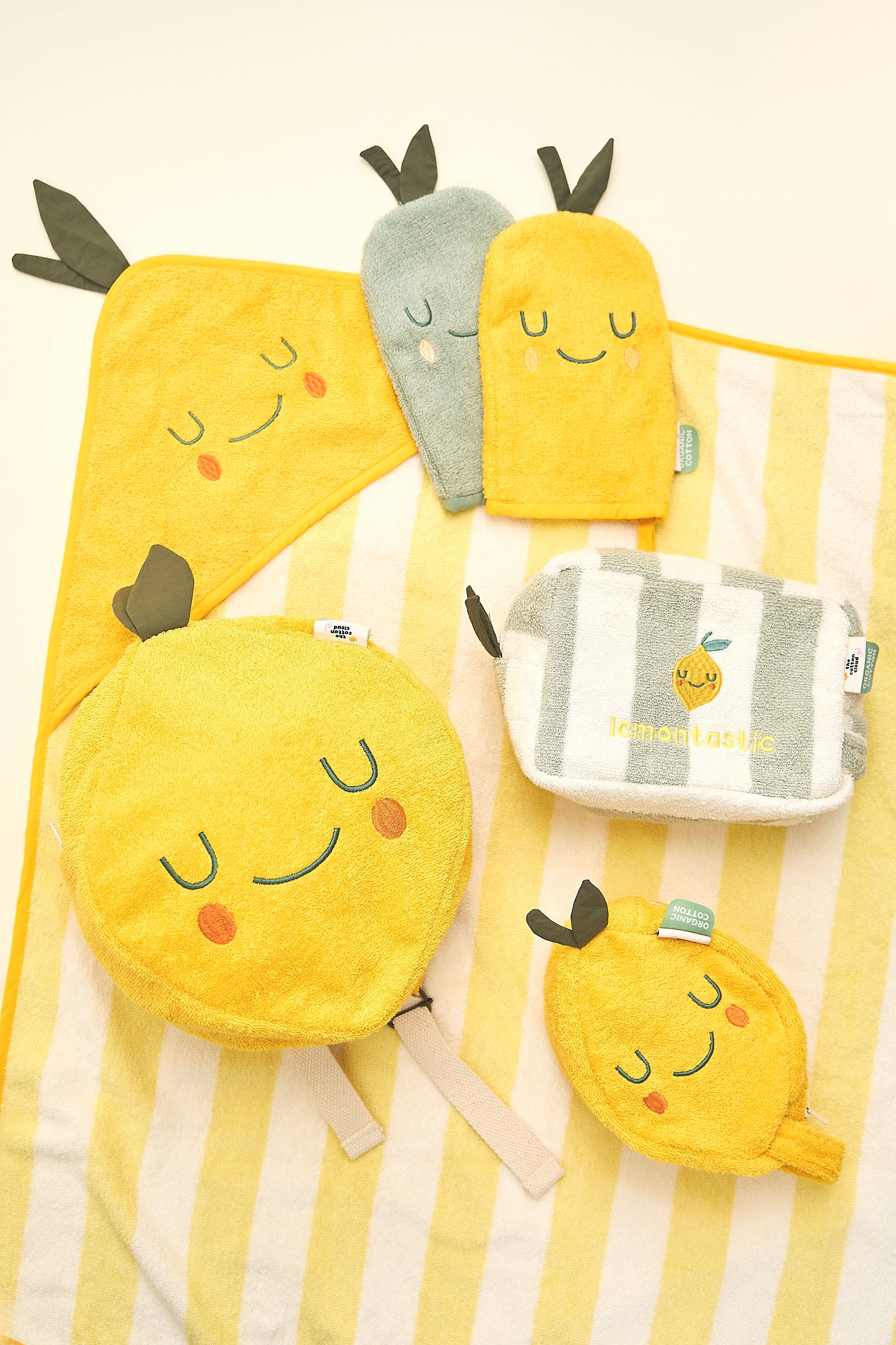 the cotton cloud – wholesale Toiletry bag – women's – Fruit shaped Toiletry Bag Lola Lemon2