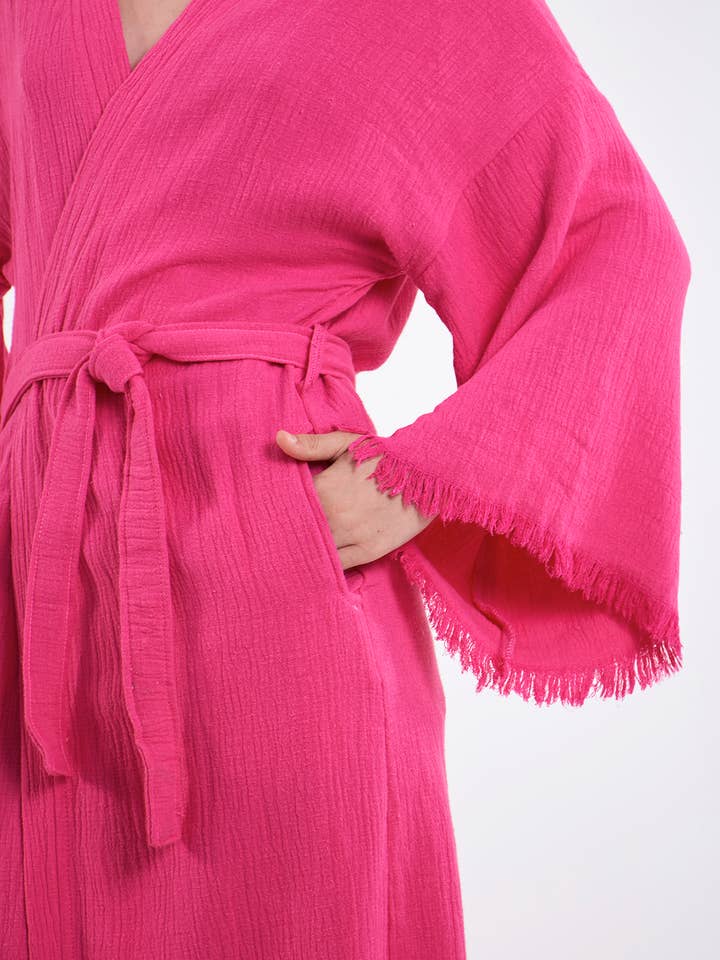 Yaz Concepts - Venta al por mayor Kimono - Mujer - Bata corta tipo kimono para el equipo de la novia con inscripción "Novia" en rosa.3