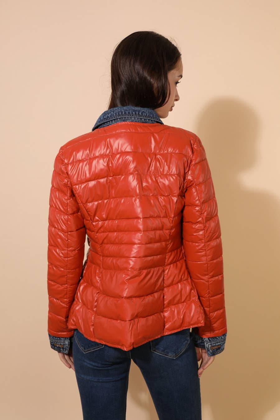 Attrait Paris - Wholesale Pufferjack - Dames - Kenza metalen jeansjack van twee materialen47