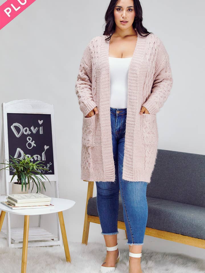 PLUS EFFEN VEST MET LANGE MOUWEN EN ZAKKEN voor wholesale door Davi & Dani