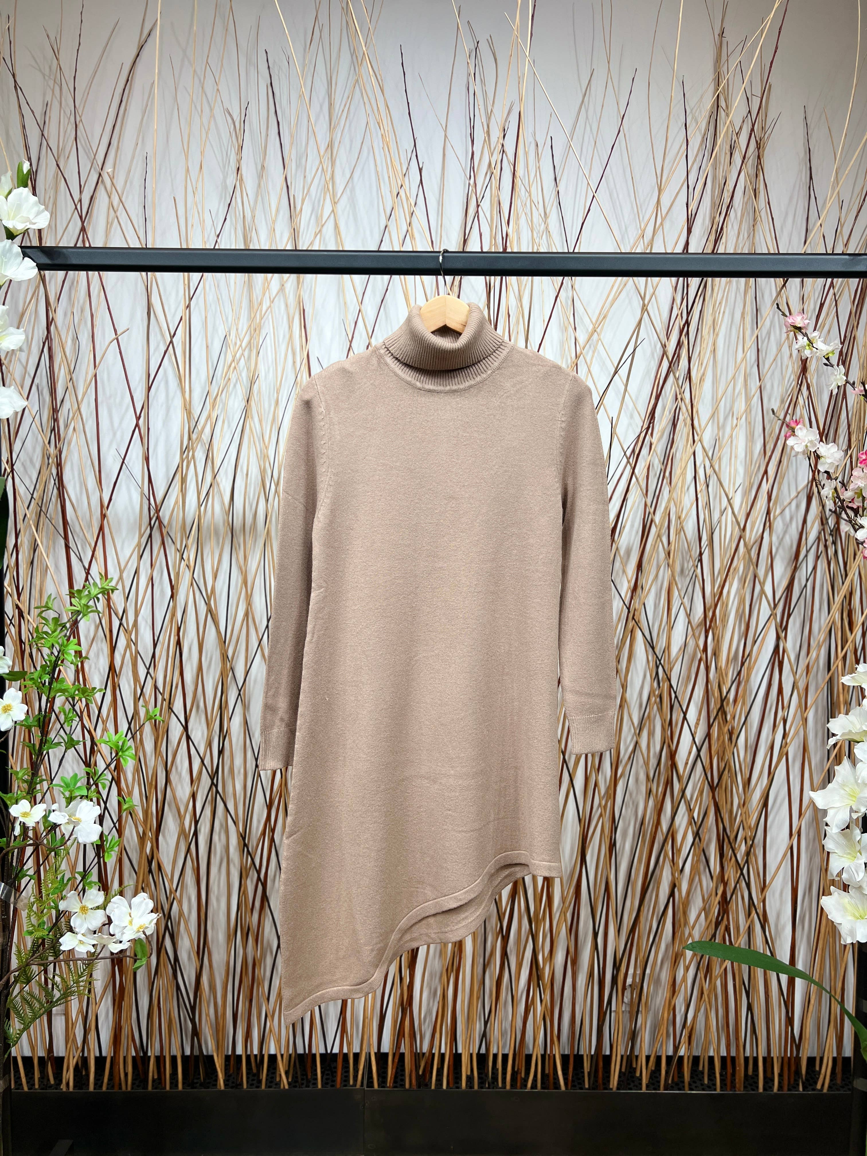 L'Emotion - Wholesale Tunic Sweater - Women's - Asymmetric Cut Turtleneck Tunic Sweater2