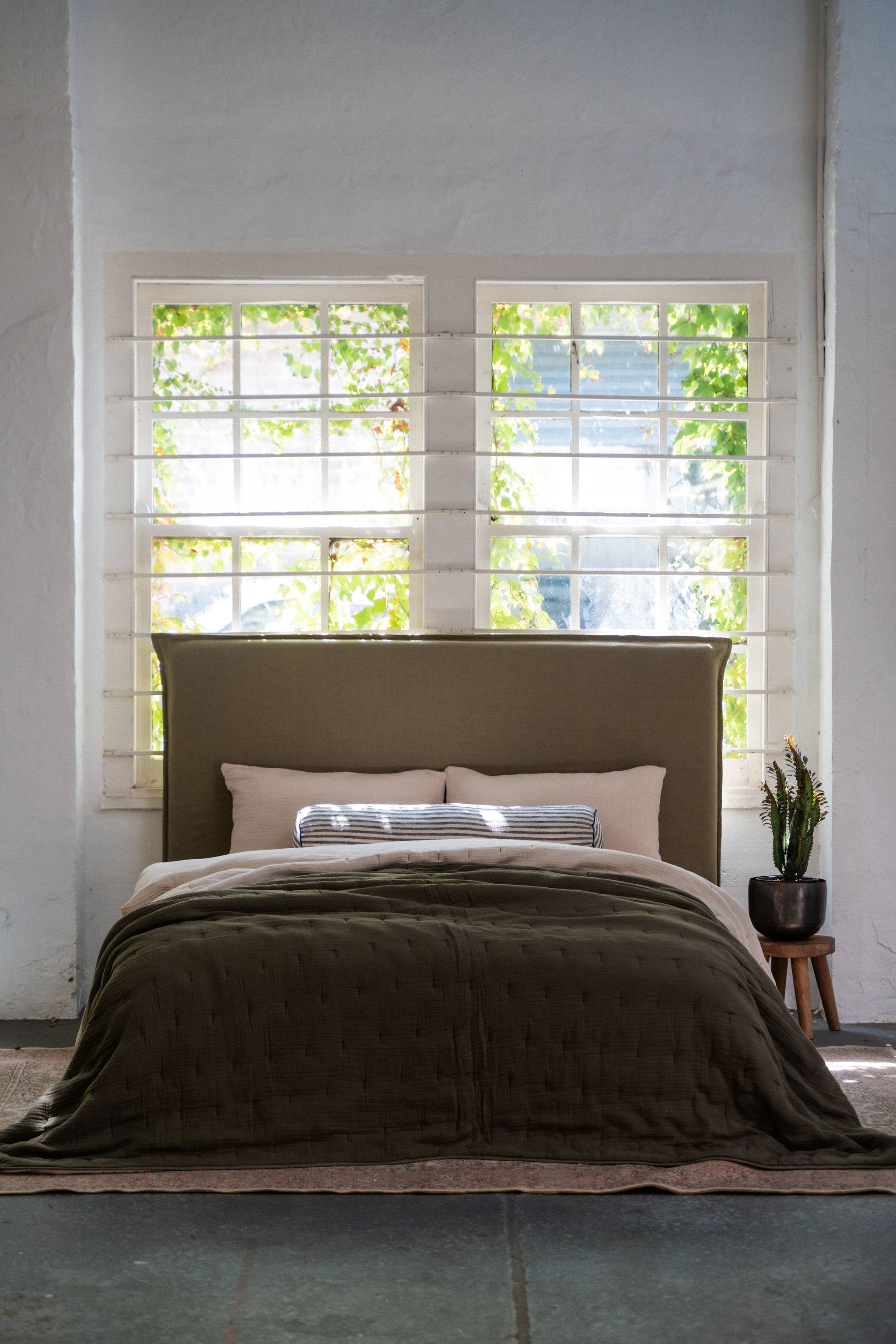 Saardé - Wholesale Quilt - Enes Quilted Bed Cover | Olive