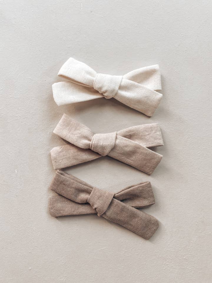 Classic hair bow - ivory linen for wholesale by Darci & Kobe